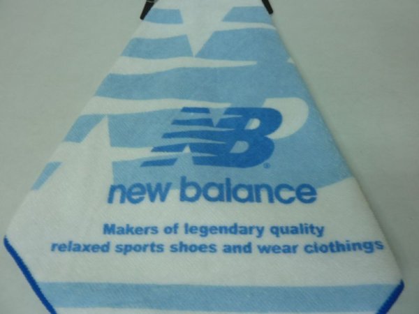 画像2: New balance　ループ付きタオル (2)